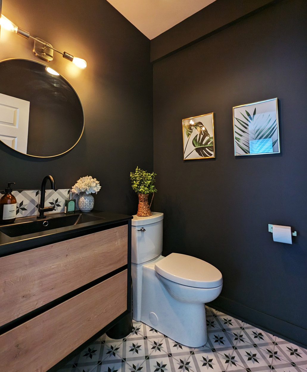 Powder Room Design in Pierrefonds - Versa Style Design