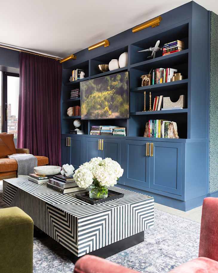 See This Navy Living Room Makeover with 2 Built-In Bookcases | Apartment Therapy