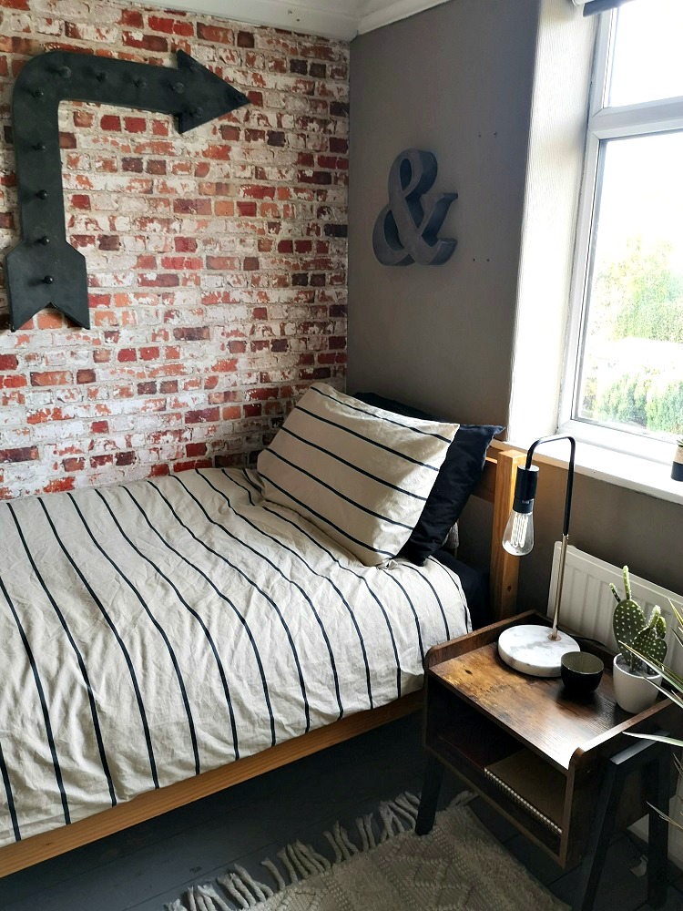 Teen to Adult Bedroom Mini Makeover - Tidylife