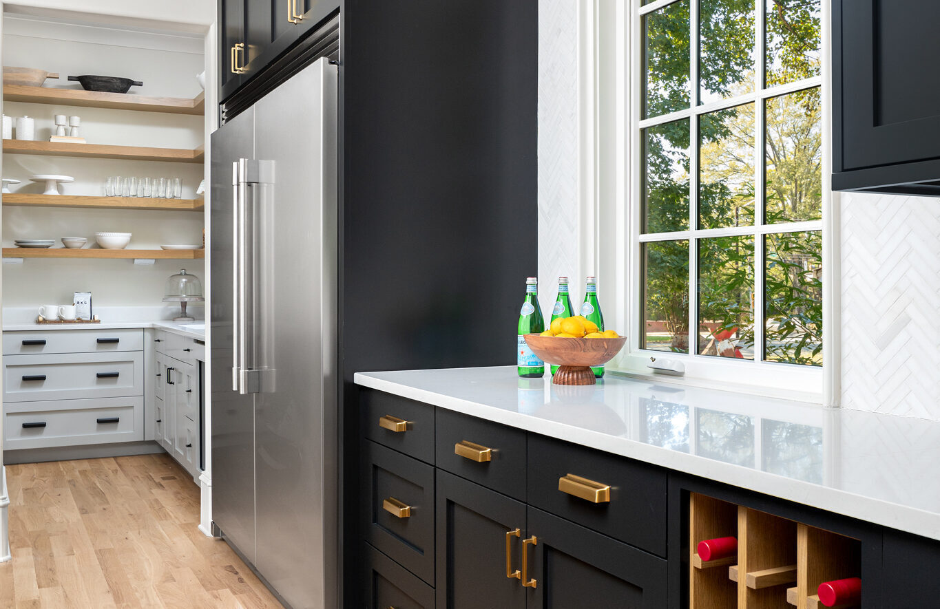 The Era of the All-White Kitchen Is Over—Here's the Cabinet Trend Designers Are Loving in 2026 - Pike Properties