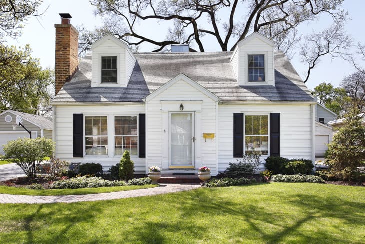 The Pros and Cons of a Cape Cod-Style House | Apartment Therapy