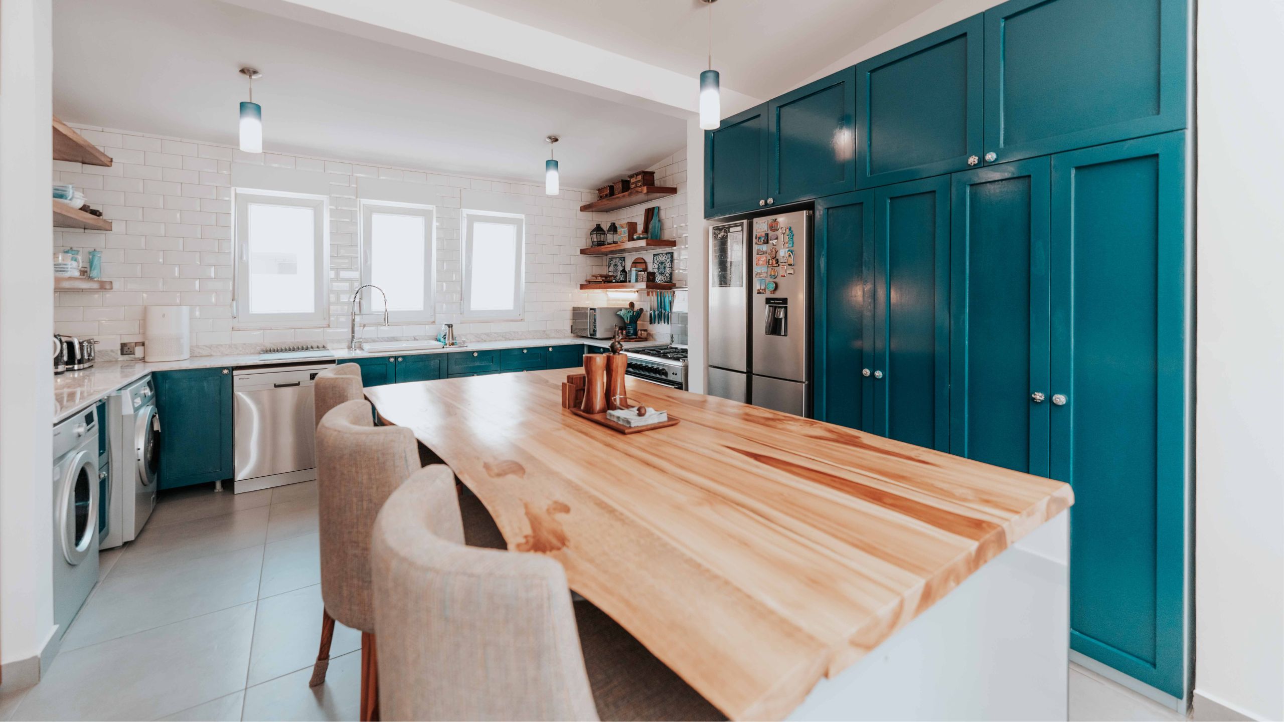 The Top 9 Luxury Kitchen Colour Trends for 2026 - Stone Synergy