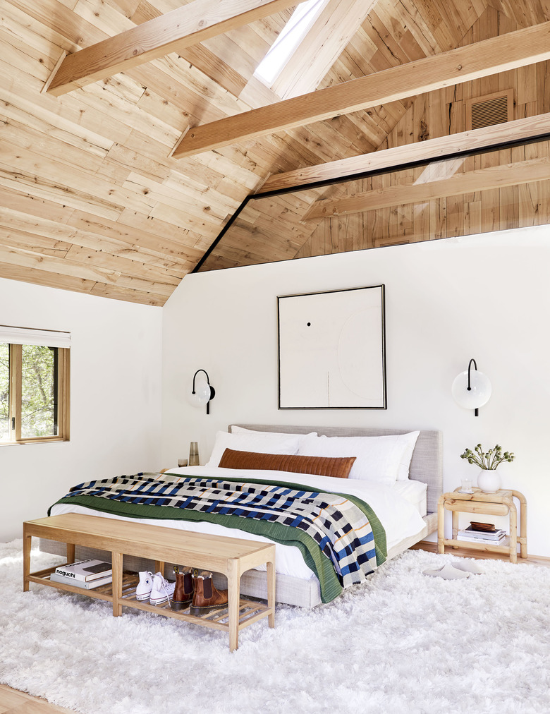 These Rustic Bedroom Lighting Ideas Prove Just How Chic Cozy Can Be