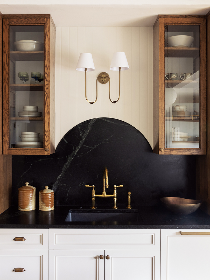 This Kitchen Looked to Its Victorian Neighborhood for Inspiration