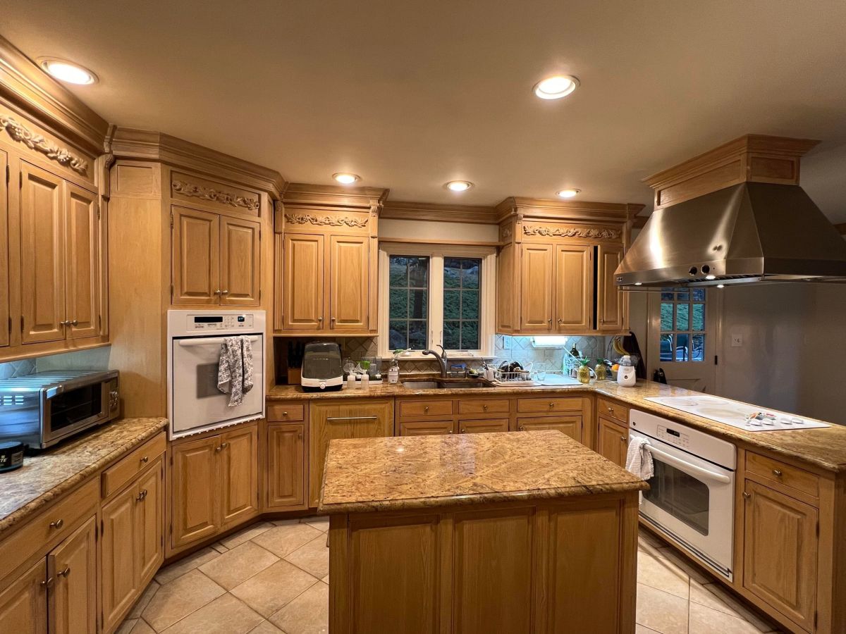 This Old Brown Kitchen Stopped Feeling Stuck in the '90s After This Farmhouse Remodel