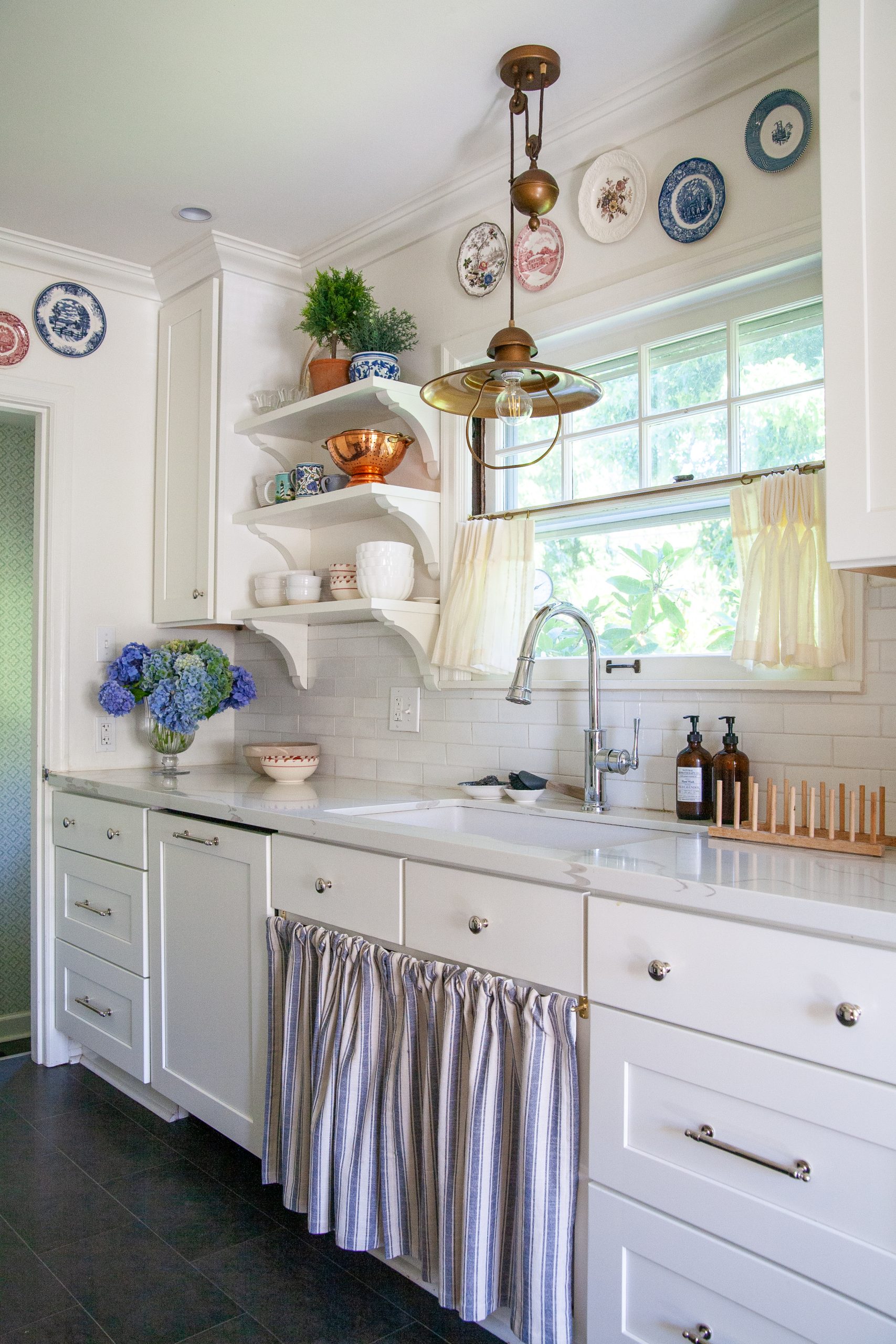 Timeless style updates to my plain all-white kitchen / Create / Enjoy