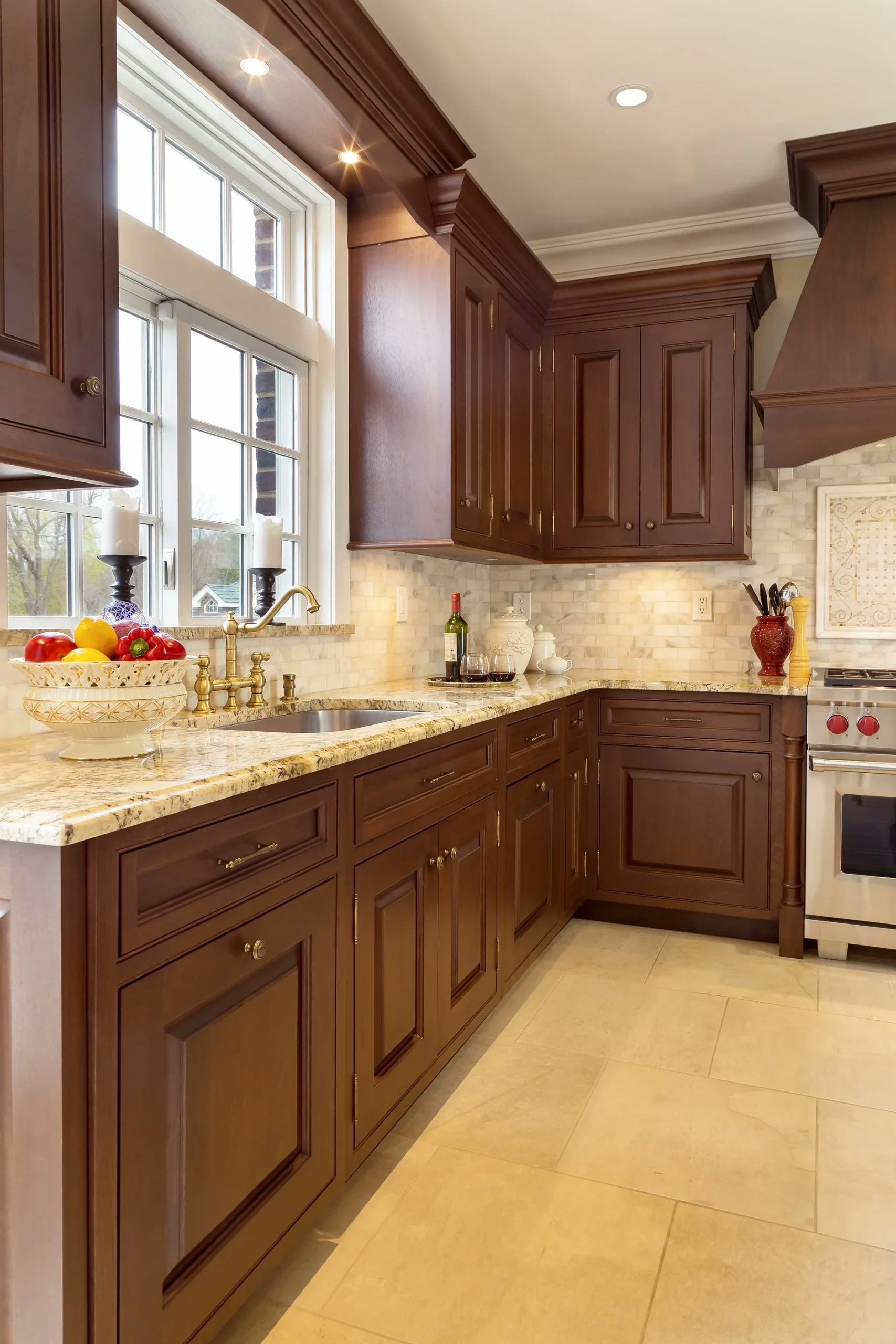 Traditional Honey - The Best Designer Kitchens In Long Island | Showcase Kitchens | Long Island Custom Kitchen Remodeling