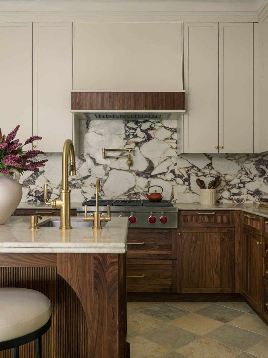 Walnut Kitchen Cabinet Ideas for 2026 The Rich Finish Designers Keep Coming Back To