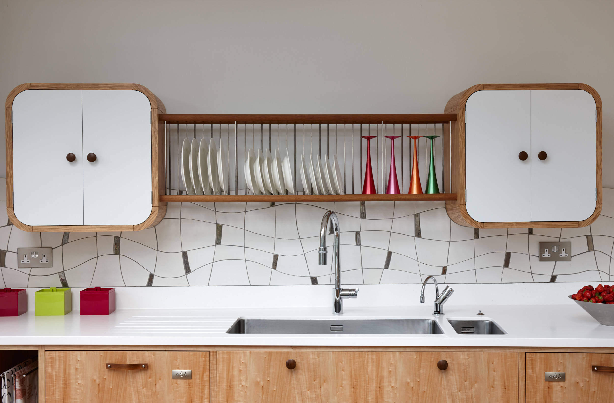 What's Behind Your Kitchen Sink? | Houzz AU