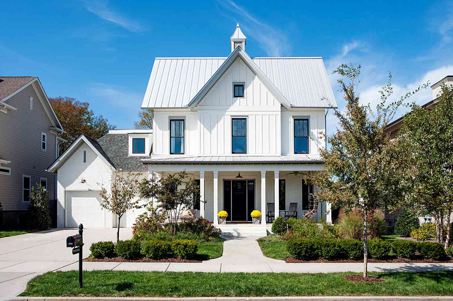19 Modern Farmhouse Exterior Styles That Are Timeless