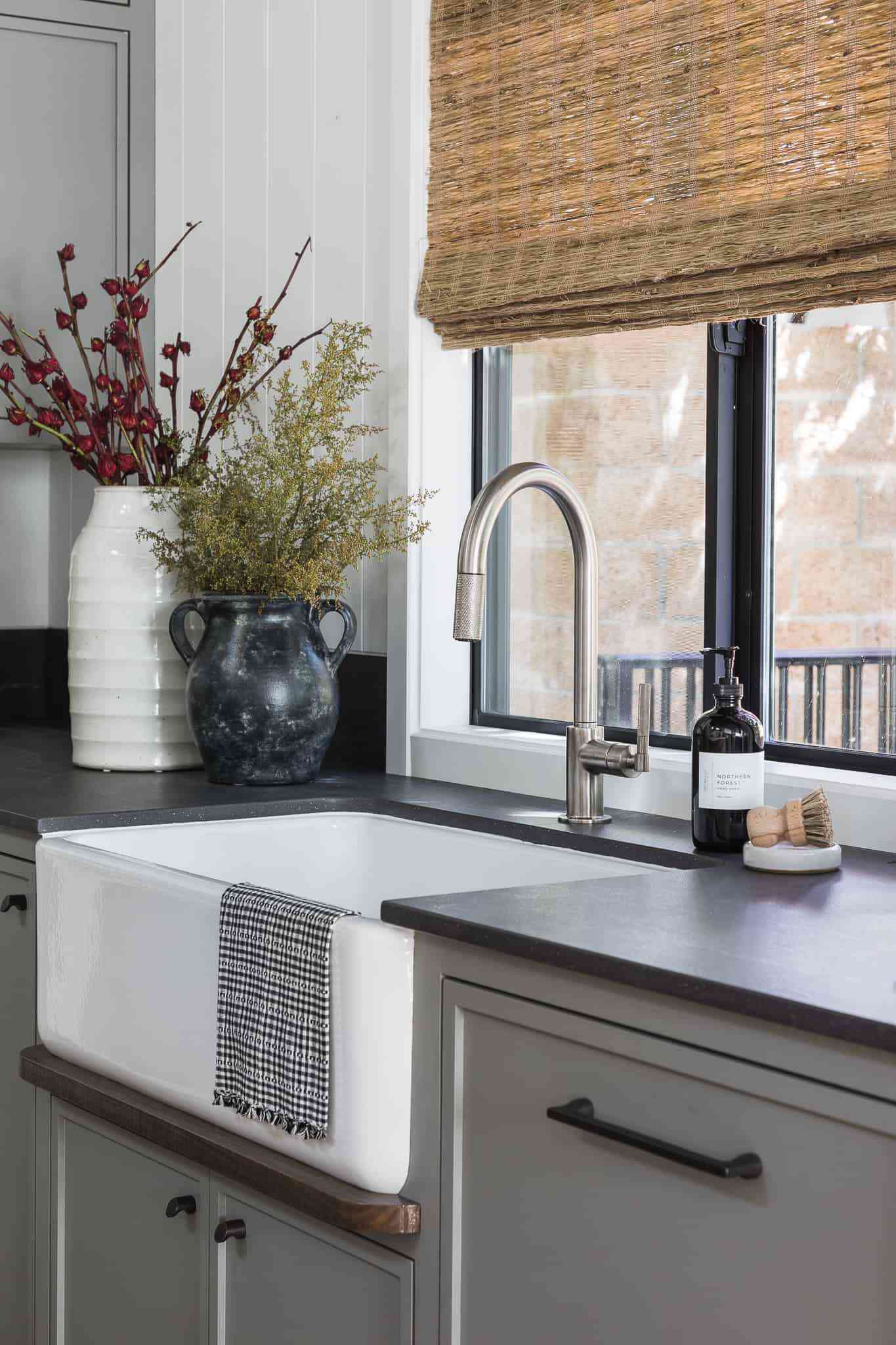 20 Stylish Kitchen Window Treatment Ideas