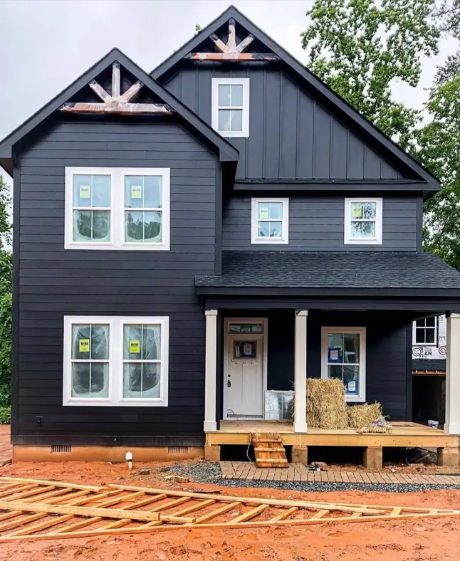 31 Black Farmhouse Exterior Ideas for a Modern Look