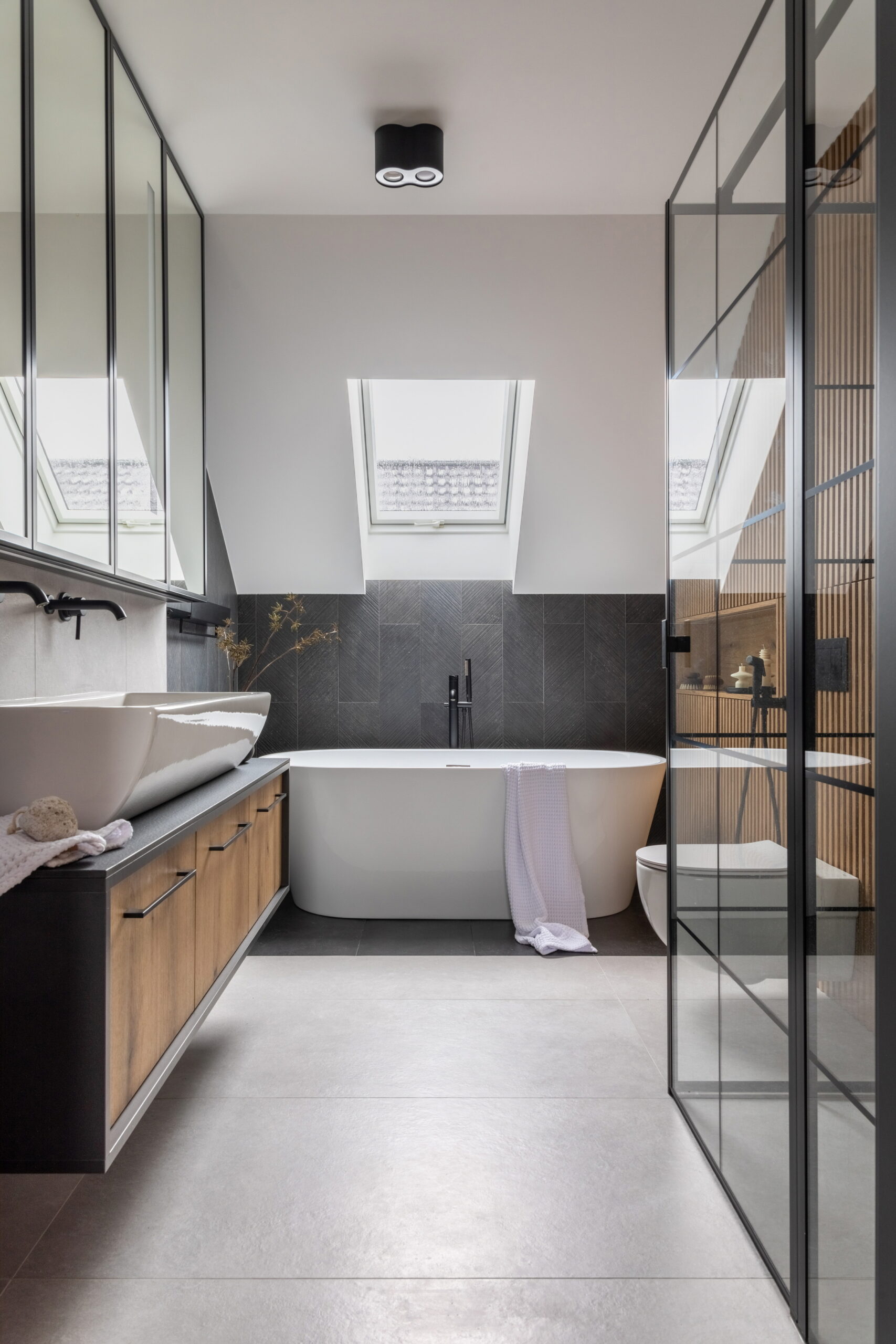 5x8 Bathroom Renovation Ideas to Utilize the Most Space - LX Hausys